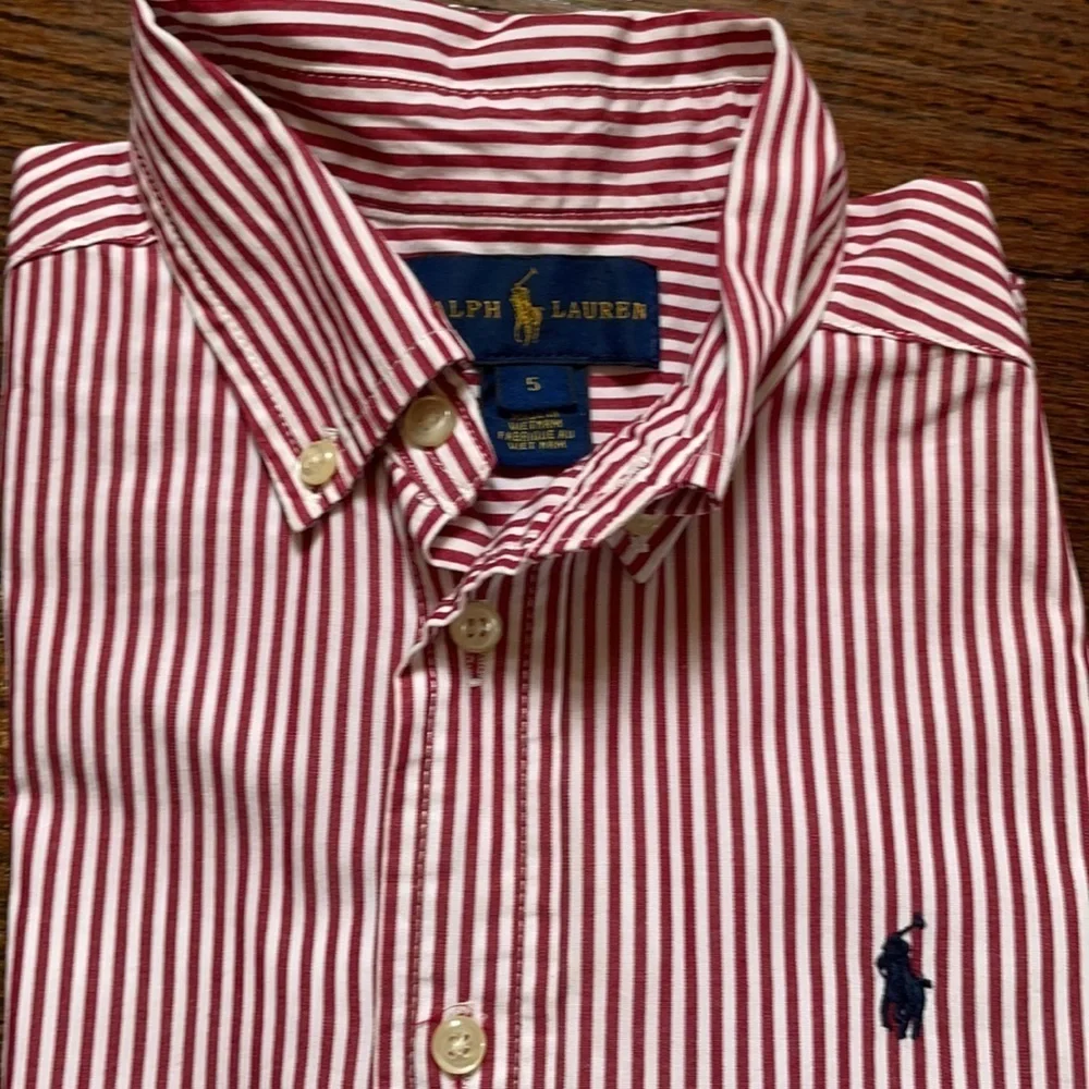 🤗- Ralph Lauren button down shirt for boy size 5